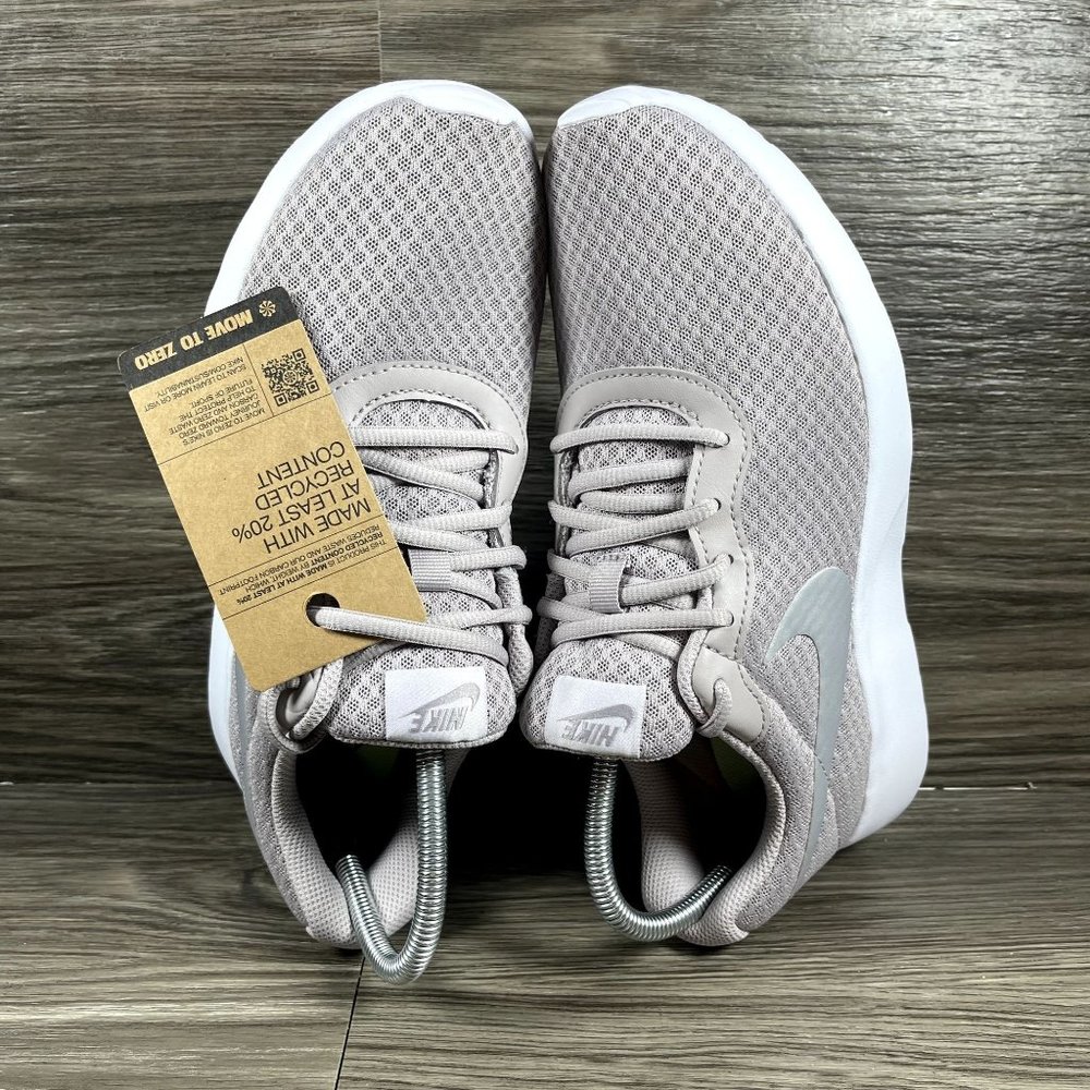 Nike Tanjun Women's Taupe Grey Running Shoes Size 10 NWT - Picture 5 of 9
